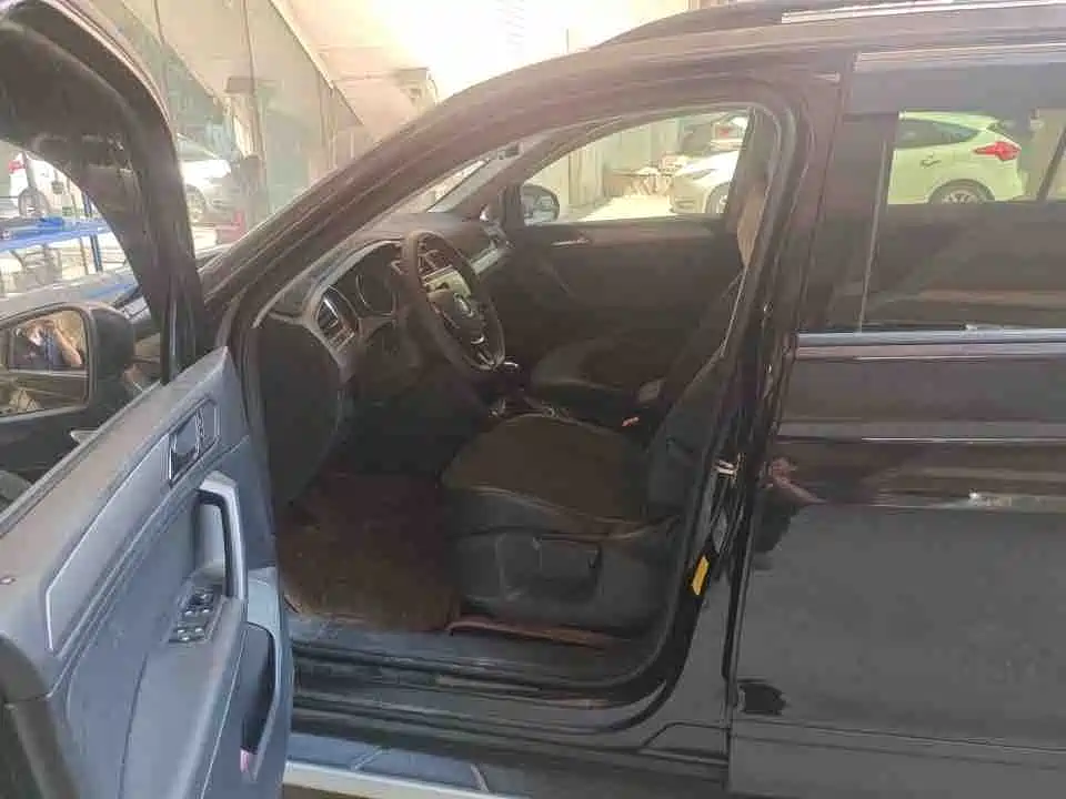 Volkswagen Tiguan L — миниатюра 3