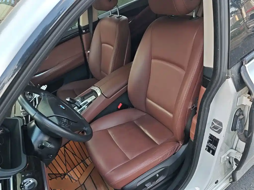 BMW 5 Series GT — миниатюра 15