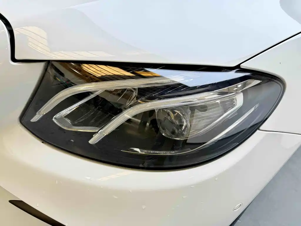 Mercedes-Benz E-Class — миниатюра 24