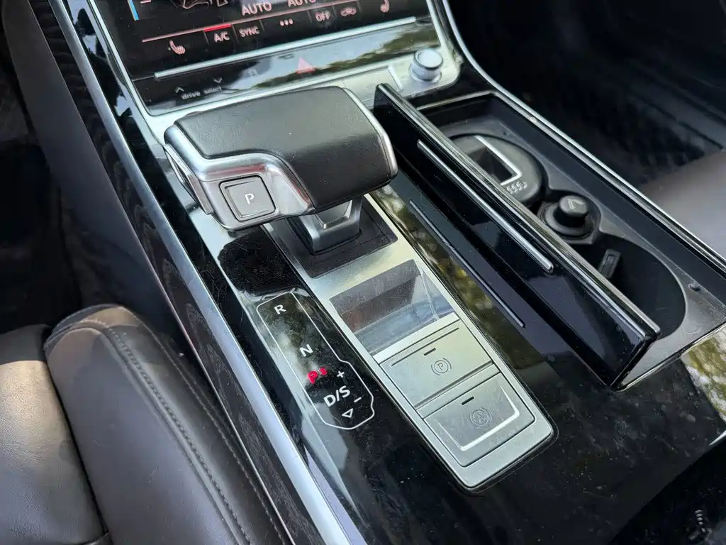 Audi A8 — миниатюра 9