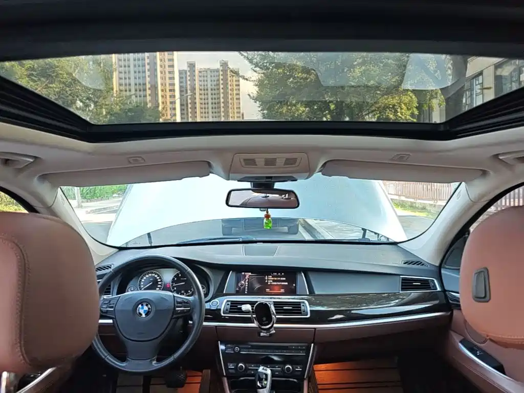 BMW 5 Series GT — миниатюра 18