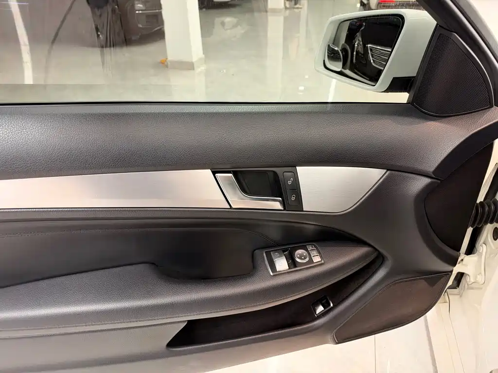 Mercedes-Benz C-Class (Import) — миниатюра 16