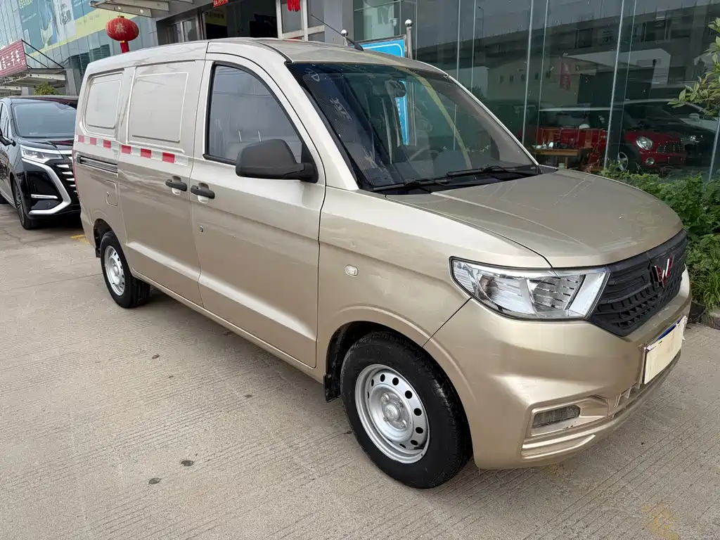 Wuling Hongguang V — миниатюра 3