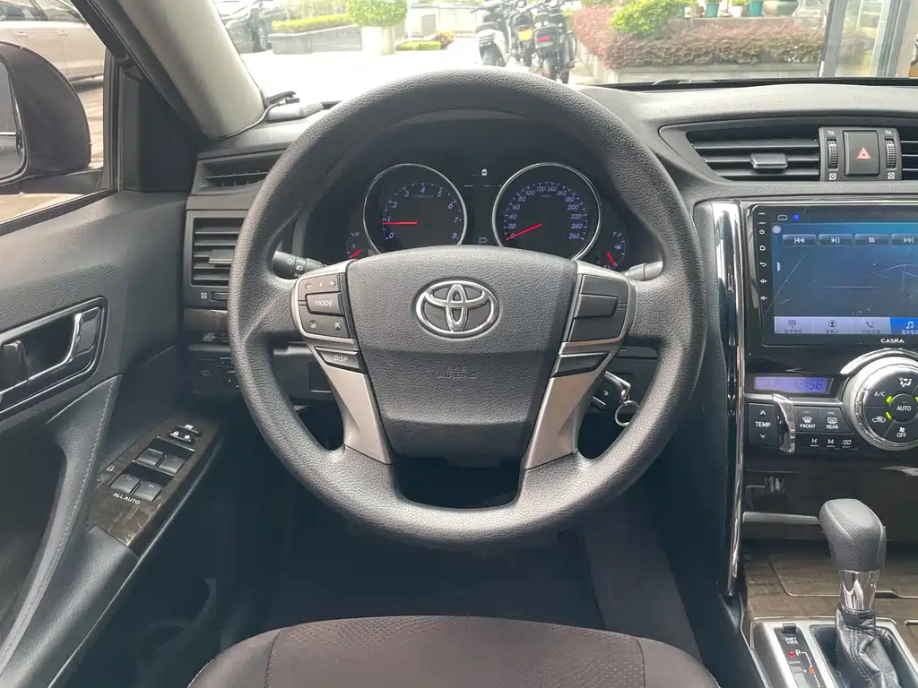Toyota Reiz — миниатюра 10