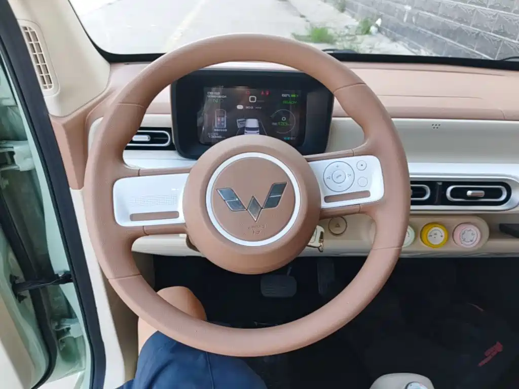 Wuling MINIEV — миниатюра 11