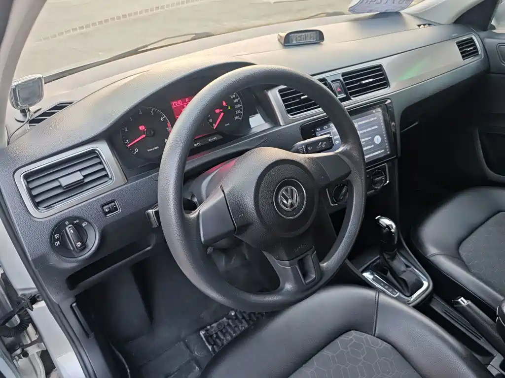 Volkswagen Santana — миниатюра 8