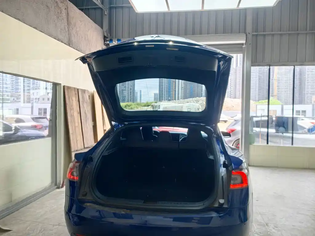 Tesla Model S — миниатюра 4