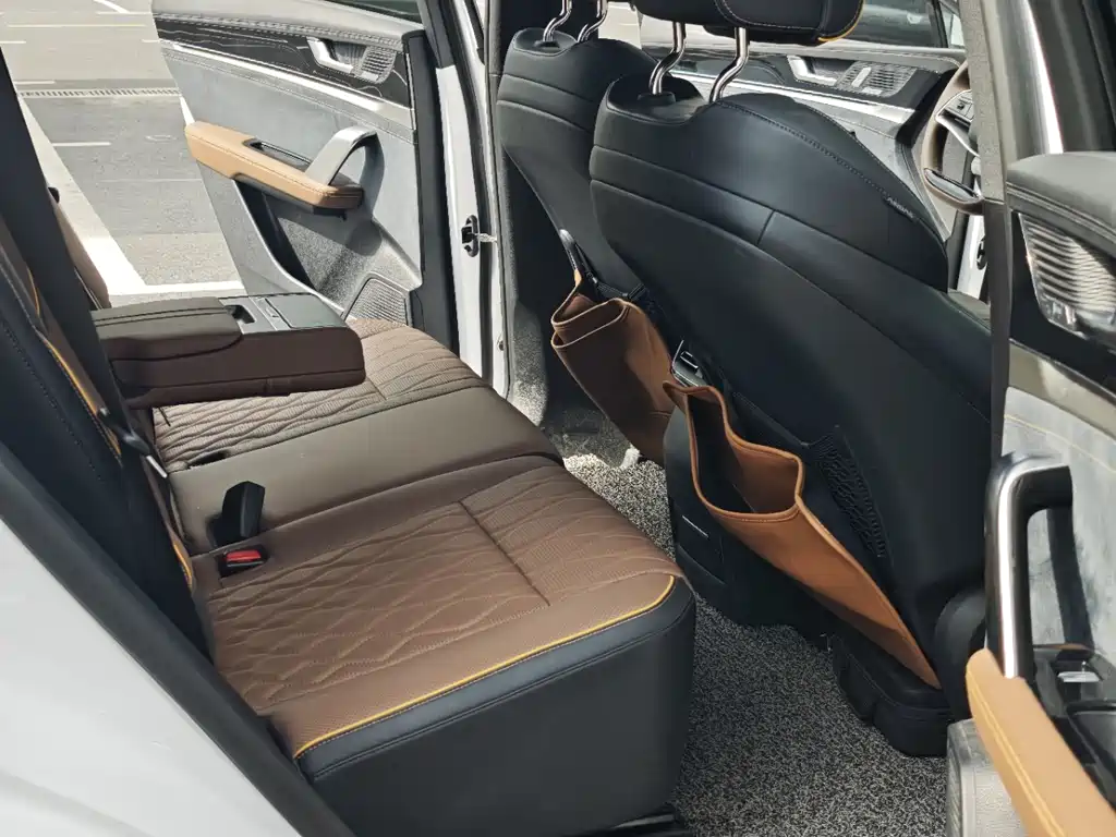 BYD Tang New Energy — миниатюра 8