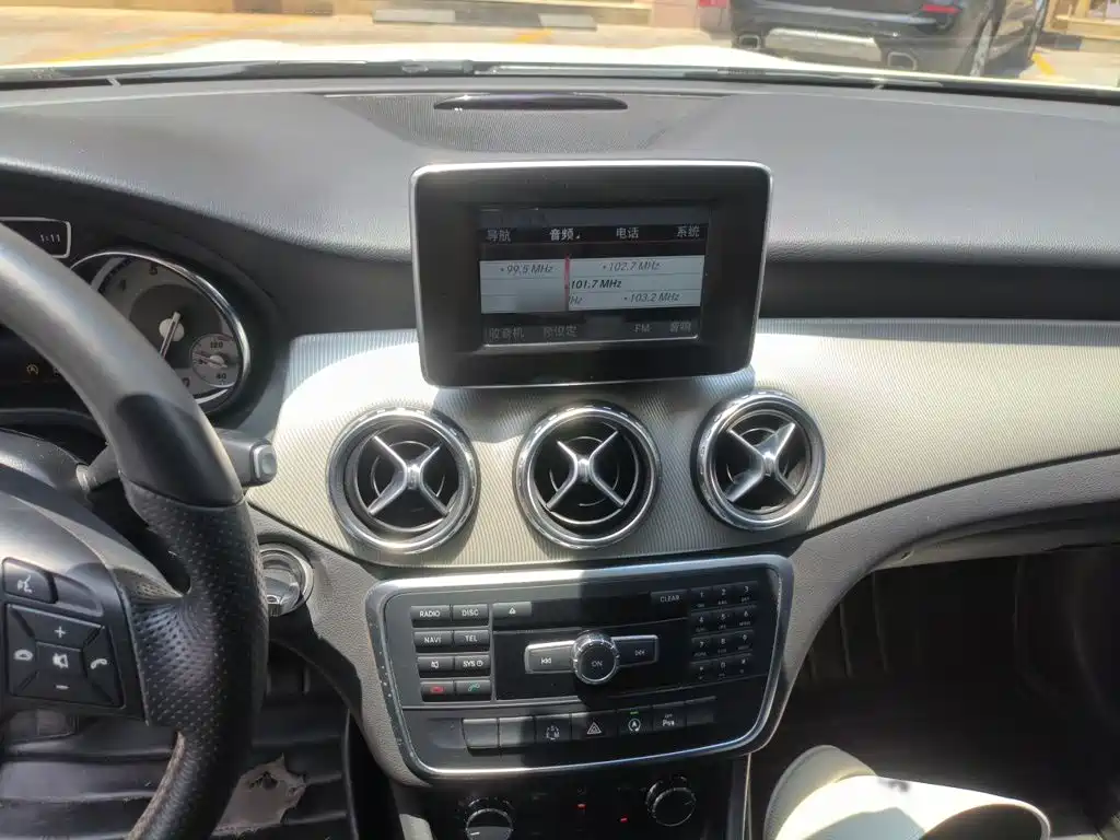 Mercedes-Benz GLA — миниатюра 6