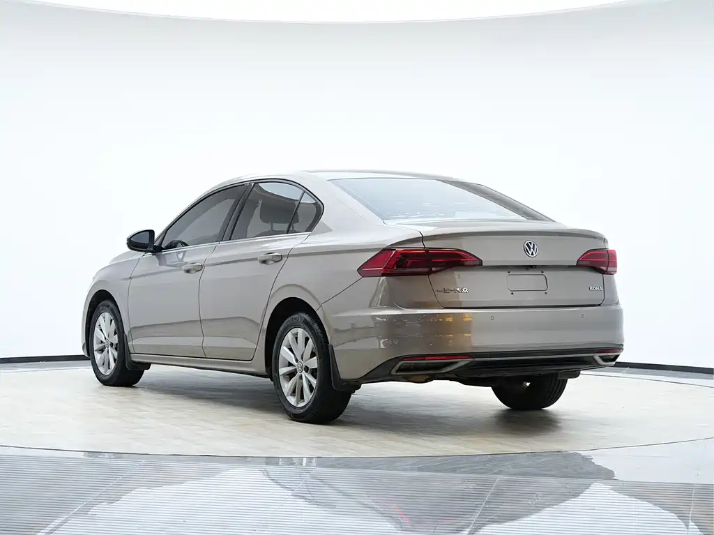 VOLKSWAGEN BORA
