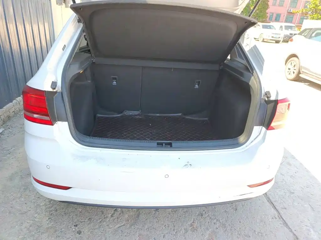 Volkswagen Santana — миниатюра 19