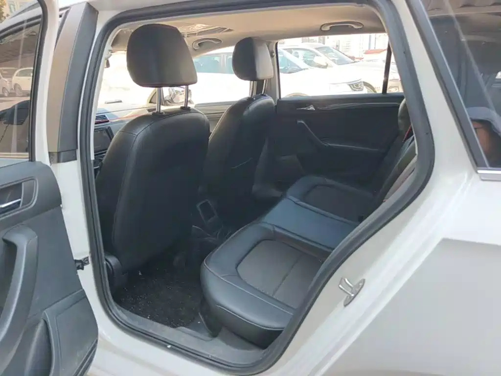 Volkswagen Santana — миниатюра 17