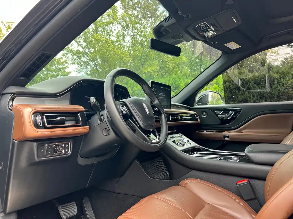 Lincoln Aviator (Import) — миниатюра 13