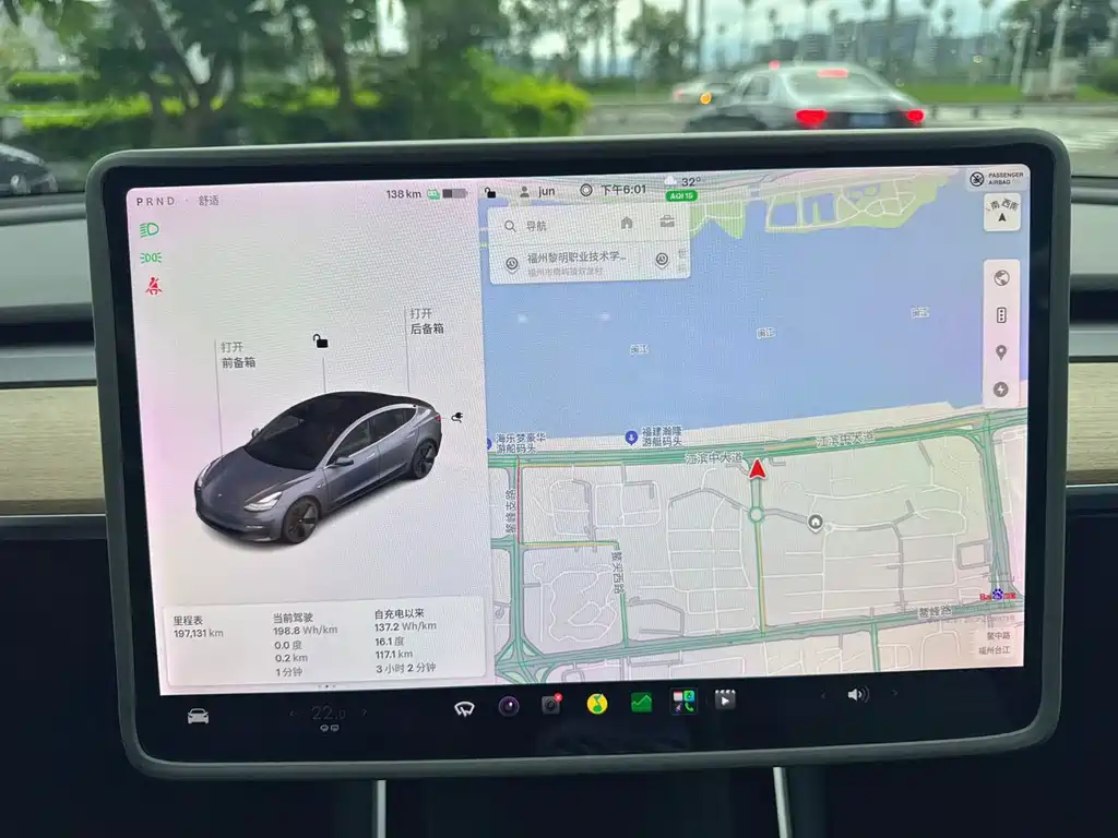 Tesla Model 3 — миниатюра 6