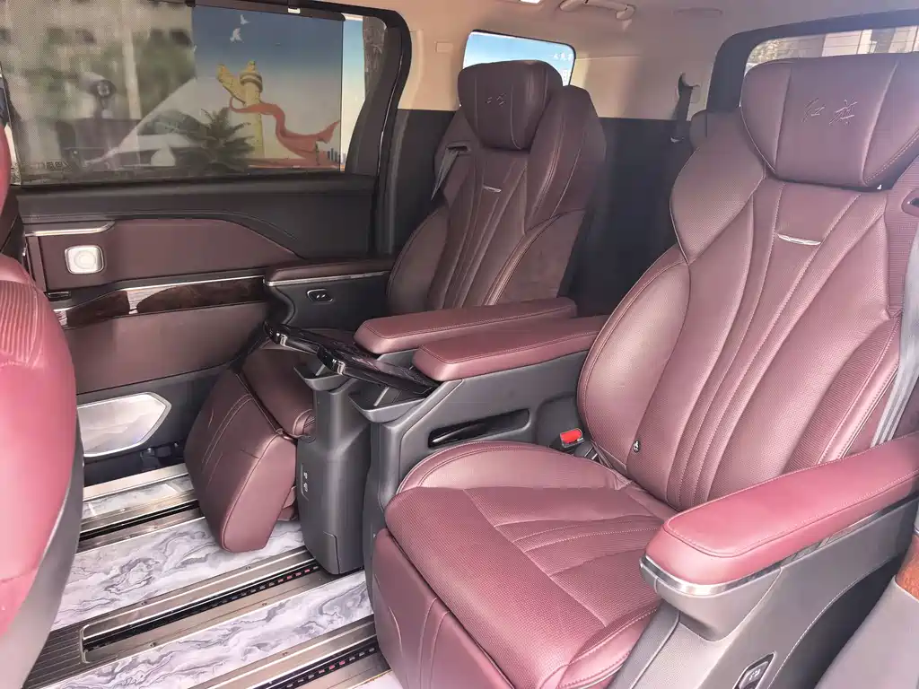 Hongqi Hongqi HQ9 — миниатюра 6