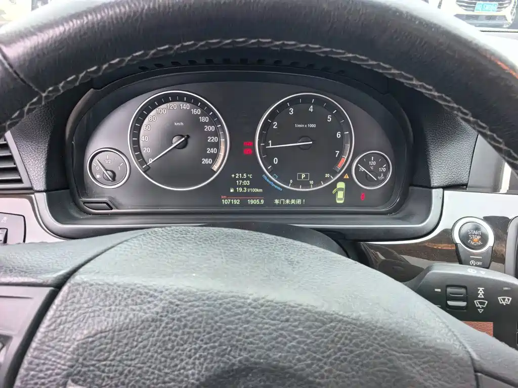 BMW 5 Series — миниатюра 11