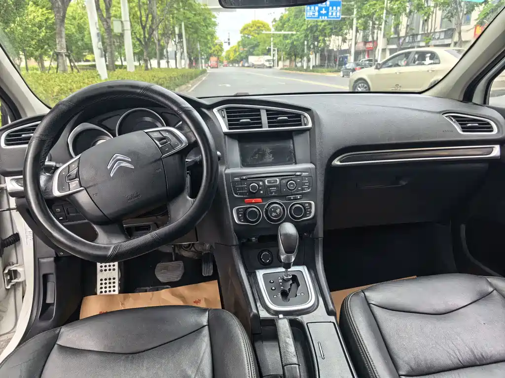 Citroen C4L — миниатюра 6