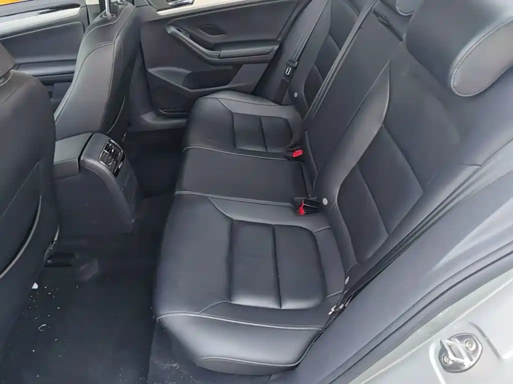 Volkswagen Sagitar — миниатюра 17