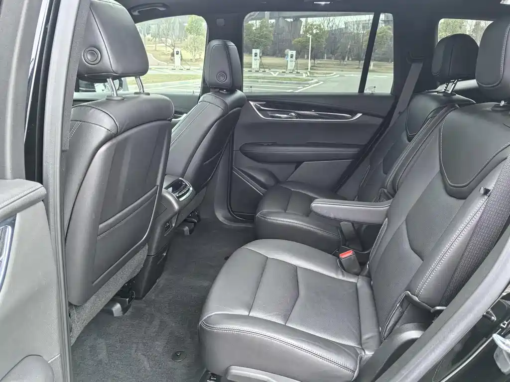 Cadillac XT6 — миниатюра 6