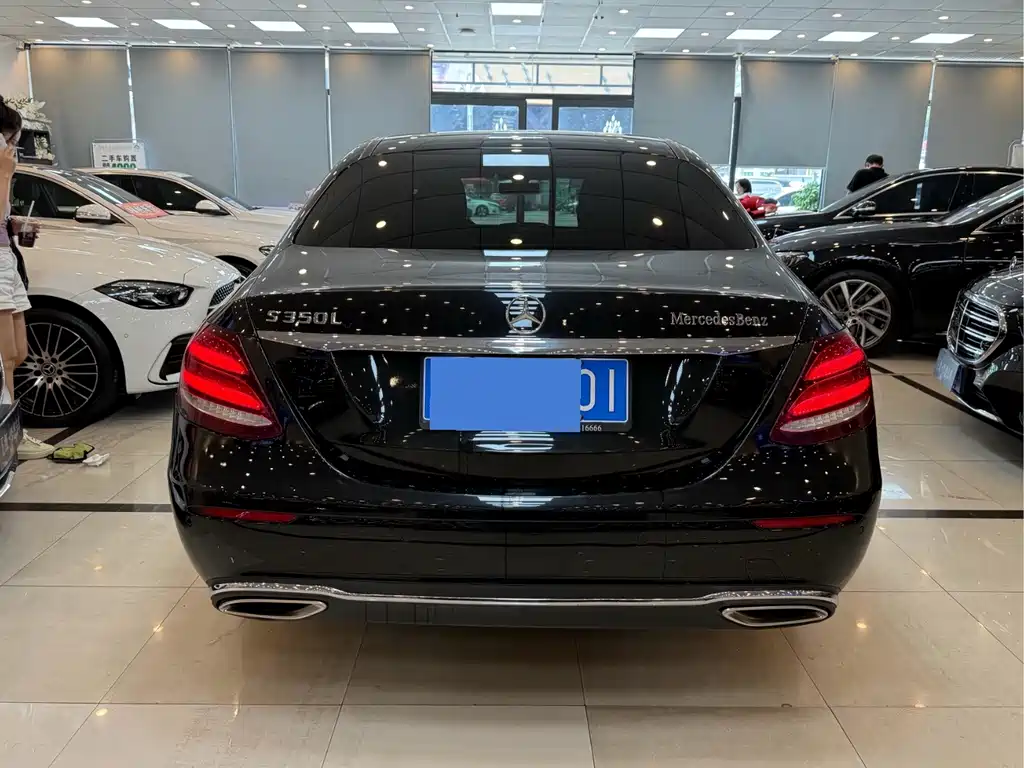 Mercedes-Benz E-Class — миниатюра 23
