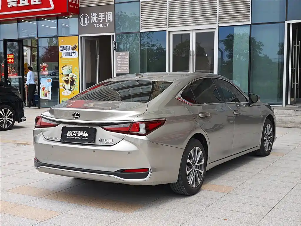Lexus ES — миниатюра 9