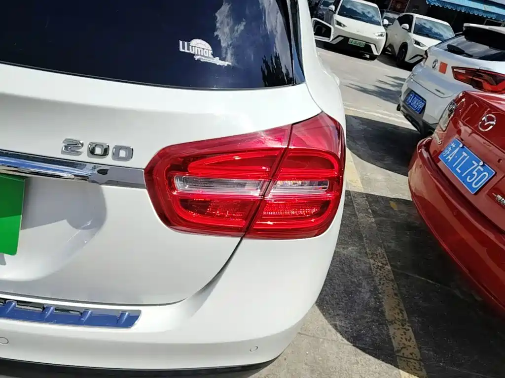 Mercedes-Benz GLA — миниатюра 8