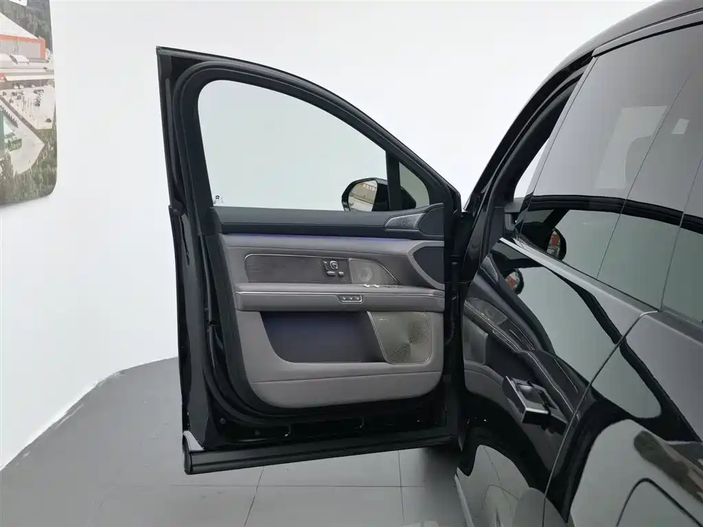 NIO ES8 2026 мест Executive Luxury