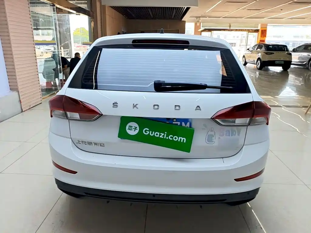 Skoda Rapid Spaceback — миниатюра 6