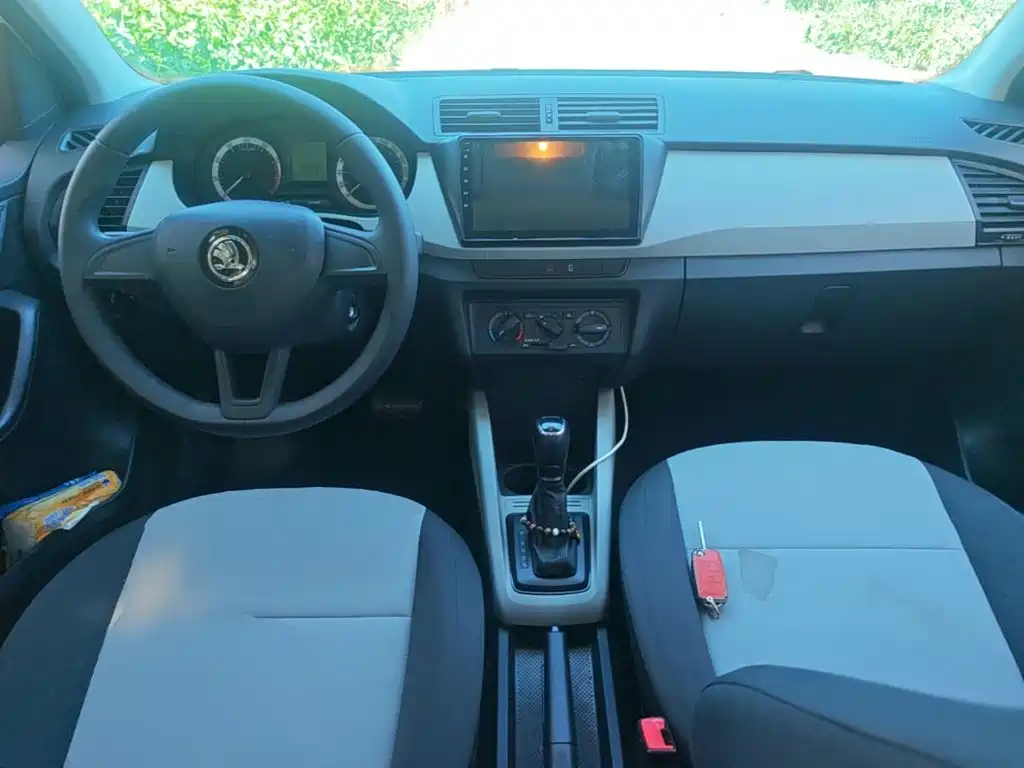 Skoda Fabia — миниатюра 10