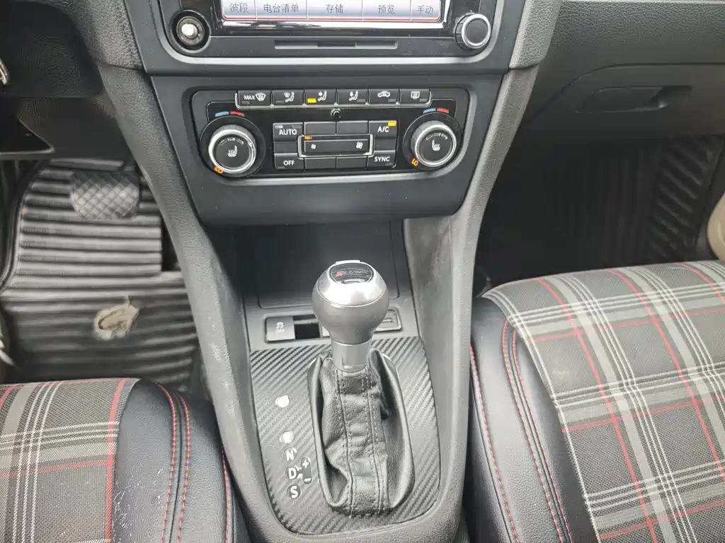 Volkswagen Golf — миниатюра 9