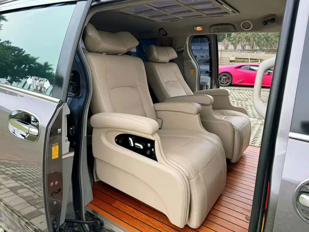 Toyota Sienna — миниатюра 14
