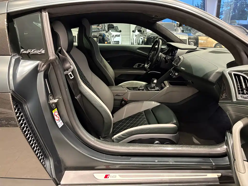 Audi R8 — миниатюра 23