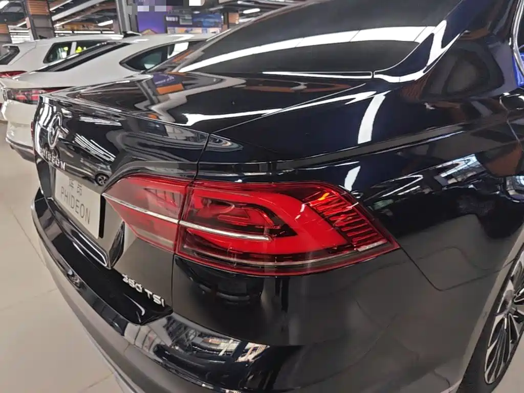 Volkswagen Phideon — миниатюра 8