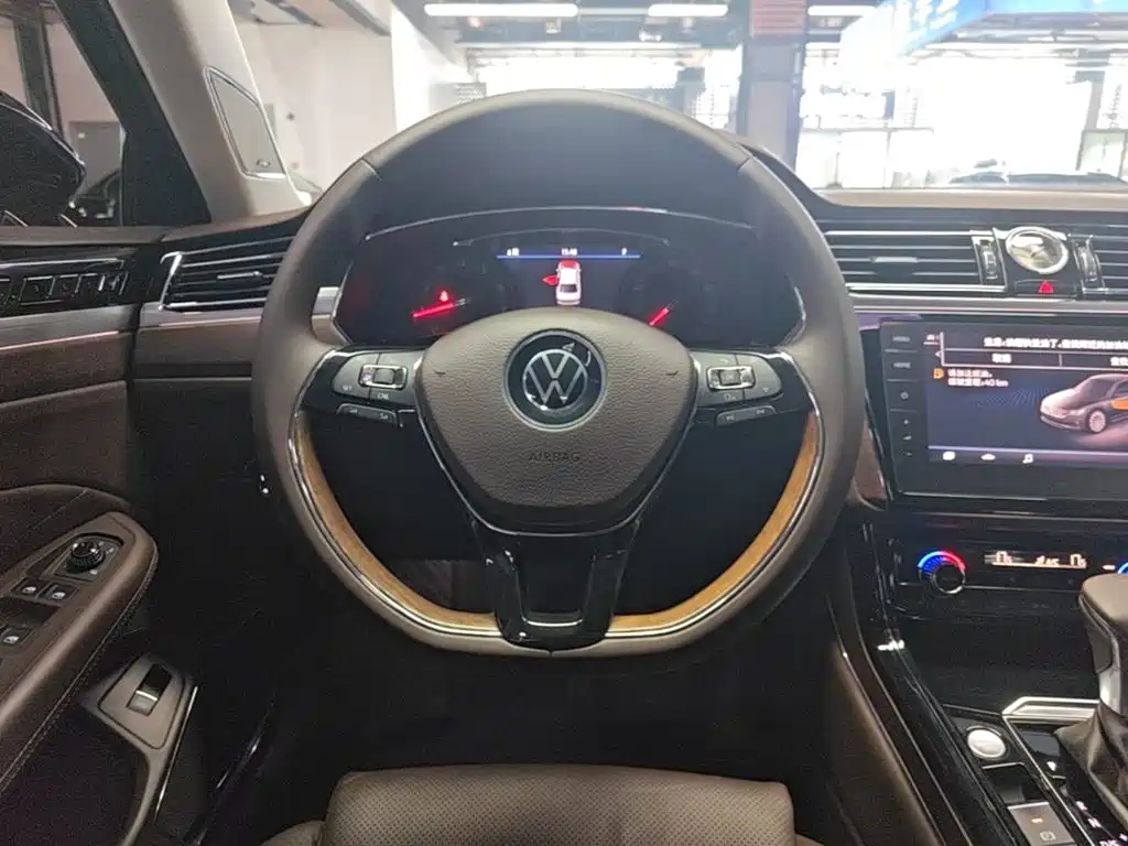 Volkswagen Phideon — миниатюра 11