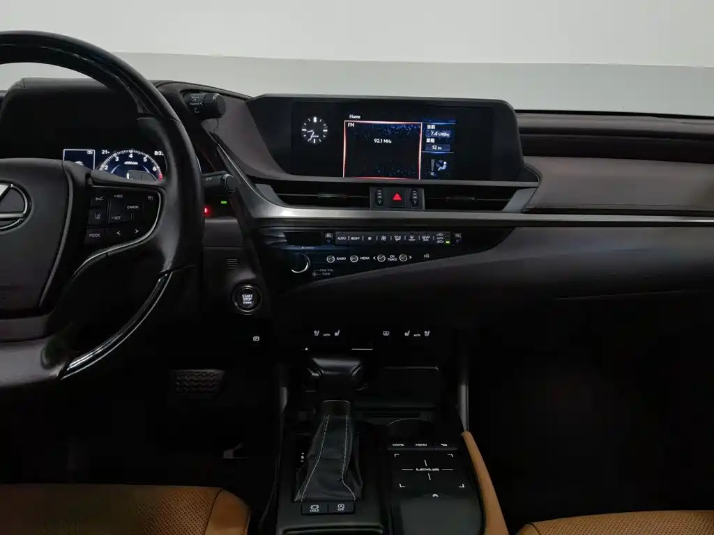 Lexus ES — миниатюра 12