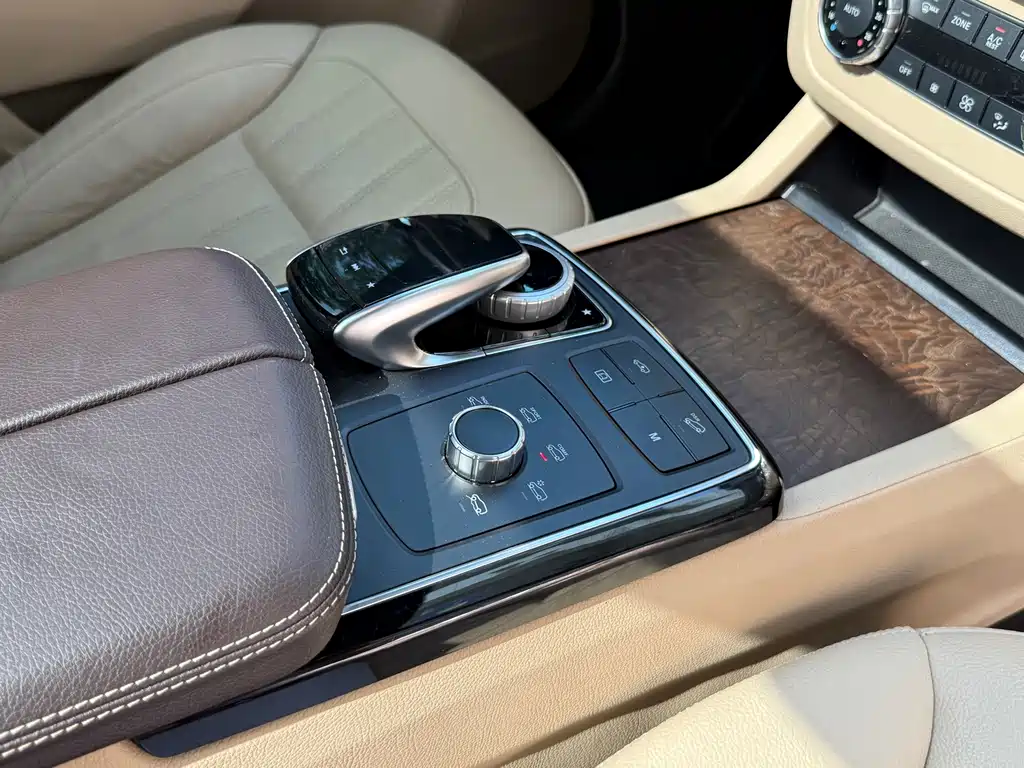 Mercedes-Benz GLE (Import) — миниатюра 8