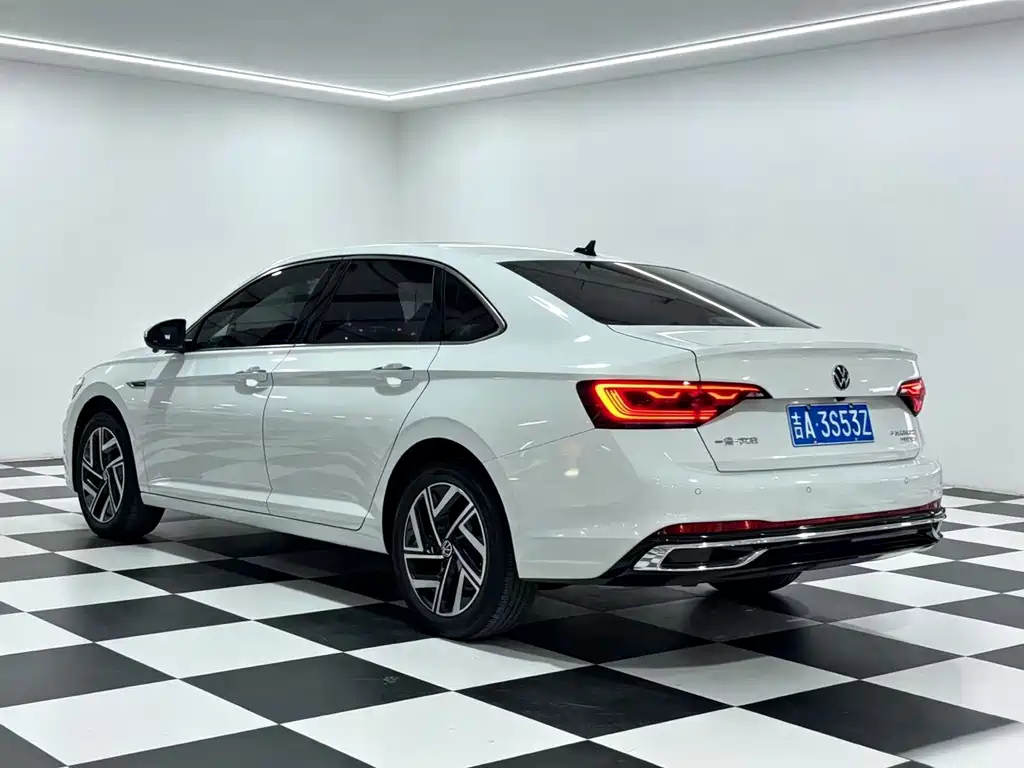 Volkswagen Sagitar — миниатюра 4
