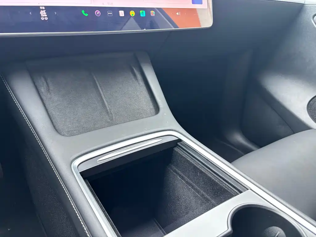 Tesla Model Y — миниатюра 29