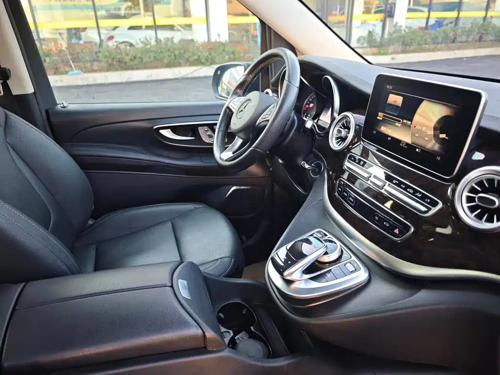 MERCEDES-BENZ V CLASS