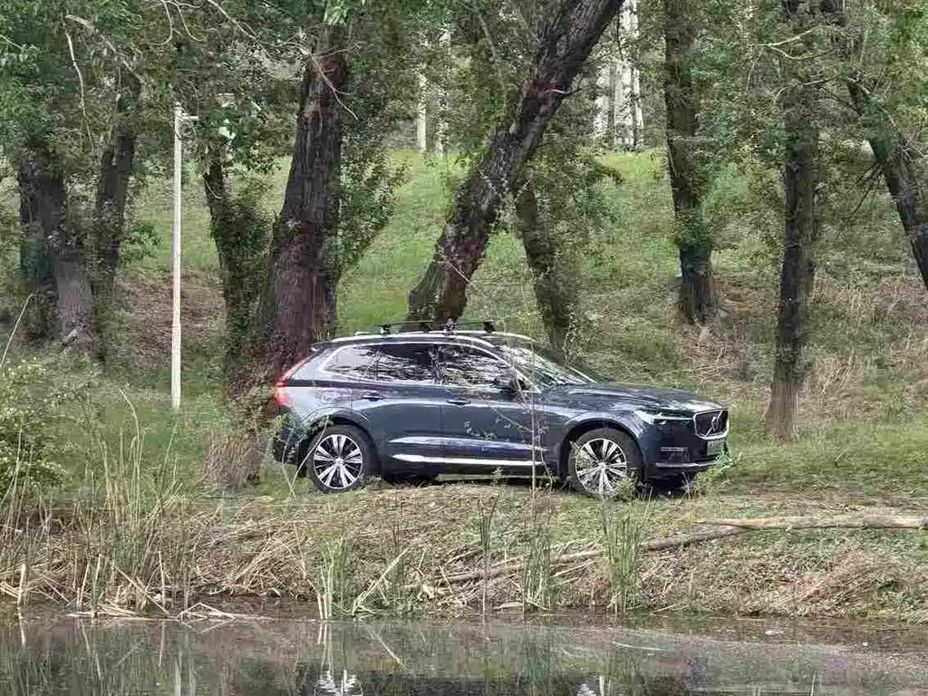Volvo XC60 PHEV — миниатюра 3