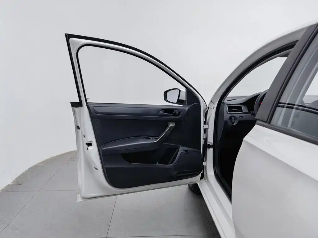 Volkswagen Santana — миниатюра 8