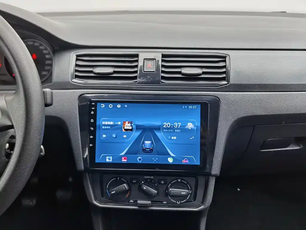 Volkswagen Santana — миниатюра 12
