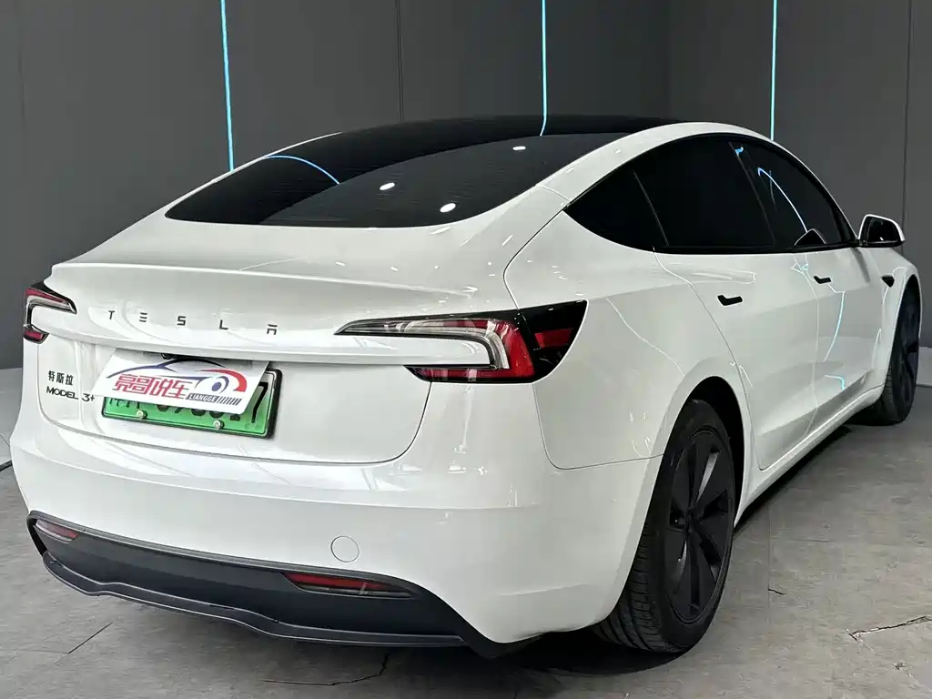 Tesla Model 3 — миниатюра 6