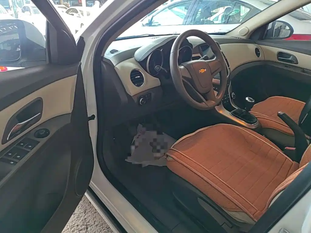 Chevrolet Cruze — миниатюра 16