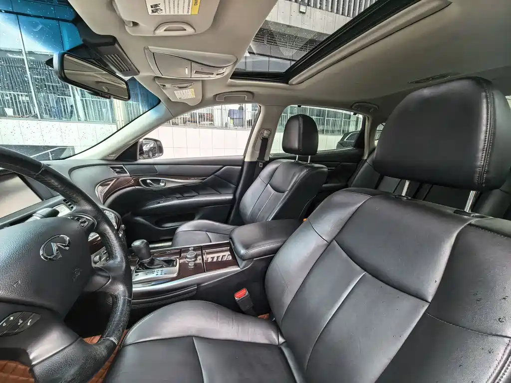 Infiniti Q70 2017 Q70L 2.5L Enjoy