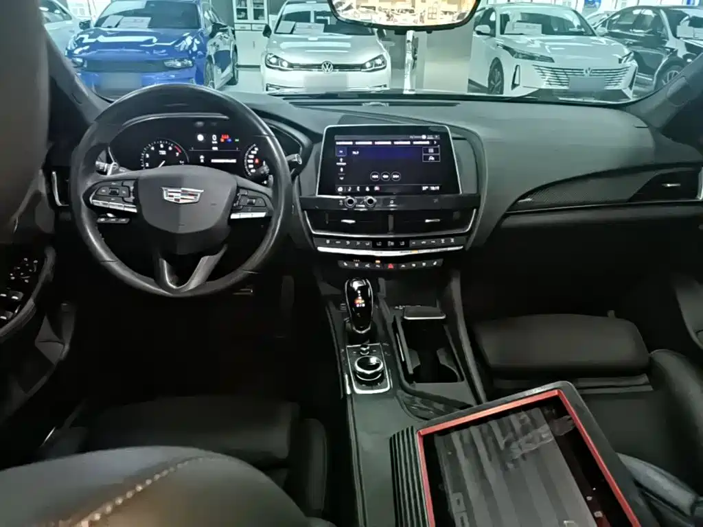 Cadillac CT5 — миниатюра 10