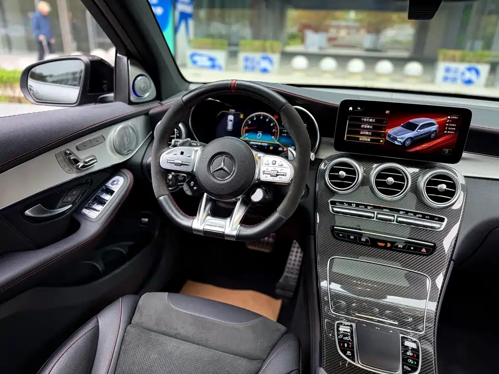 MERCEDES-BENZ GLC AMG