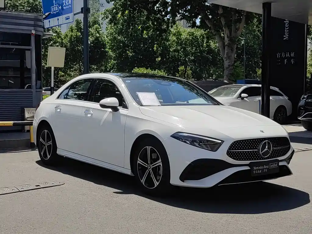 Mercedes-Benz A-Class A 2023 A 200 L Fashion