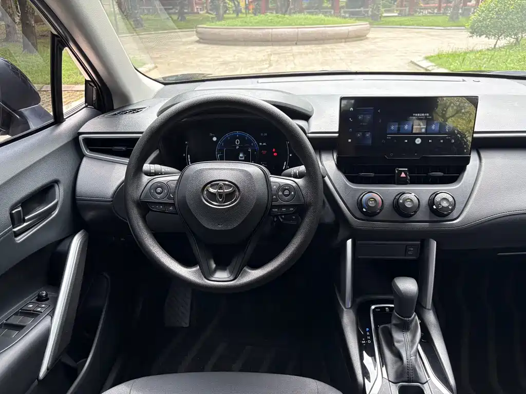 Toyota Corolla Cross — миниатюра 5
