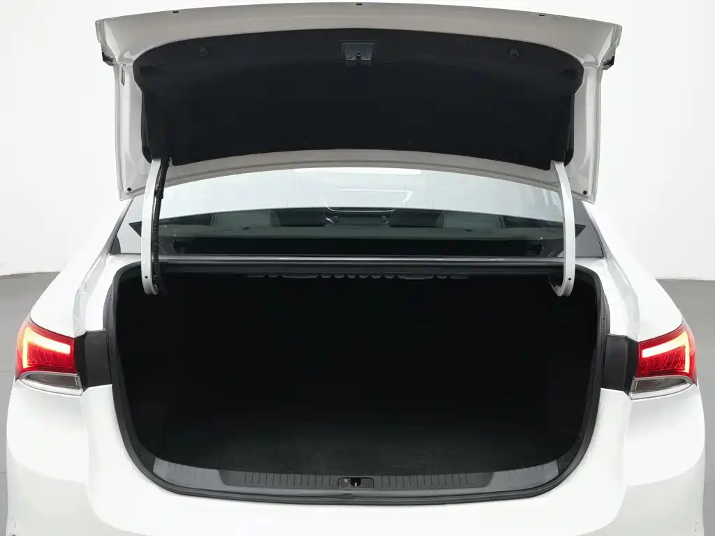 Buick Excelle — миниатюра 16